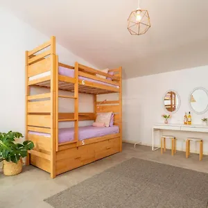 Female Hostel Distrikt Faro